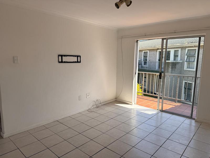 2 Bedroom Property for Sale in Oakglen Western Cape